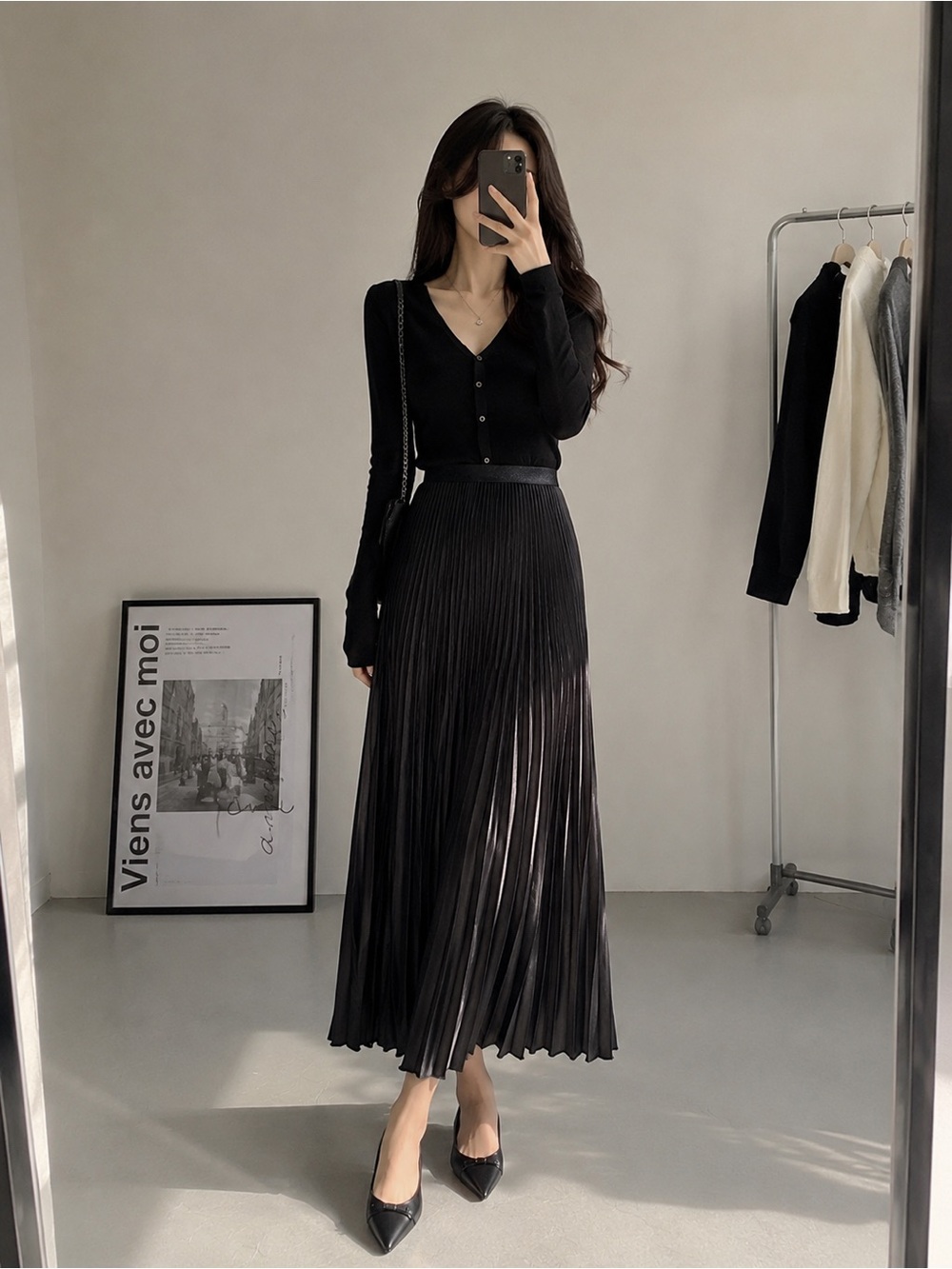 Minimalist Black Pleated Maxi Skirt